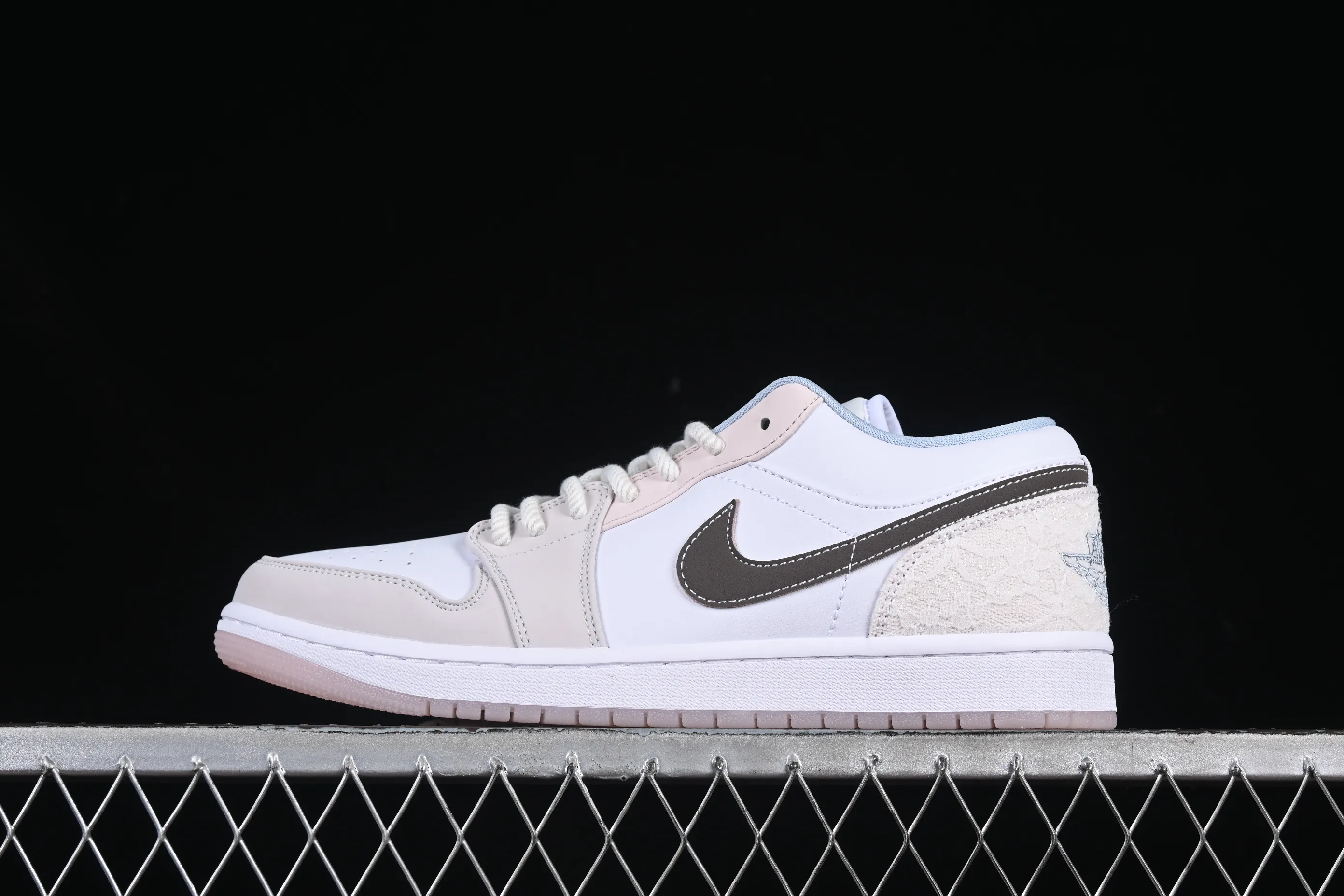 All categories Air Jordan Jordan series basketball shoes Air Jordan 1 Low Air Jordan 1 Low AJ1 Joe 1 carved powder low-top cultural casual sneakers IB8859-101